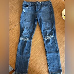 Women's Levi 311 Shaping Skinny Jeans Size 32. Medium rise.